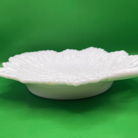 Vintage Fenton Milk Glass Grape Leaf Dish Embossed Sawtooth Edge Mid Century MCM - Picture 10 of 11